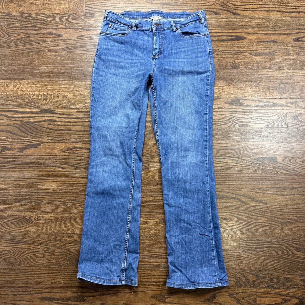 Duluth Trading Co Jeans Womens Size 12x33 Blue Straight Leg  Medium Wash Denim